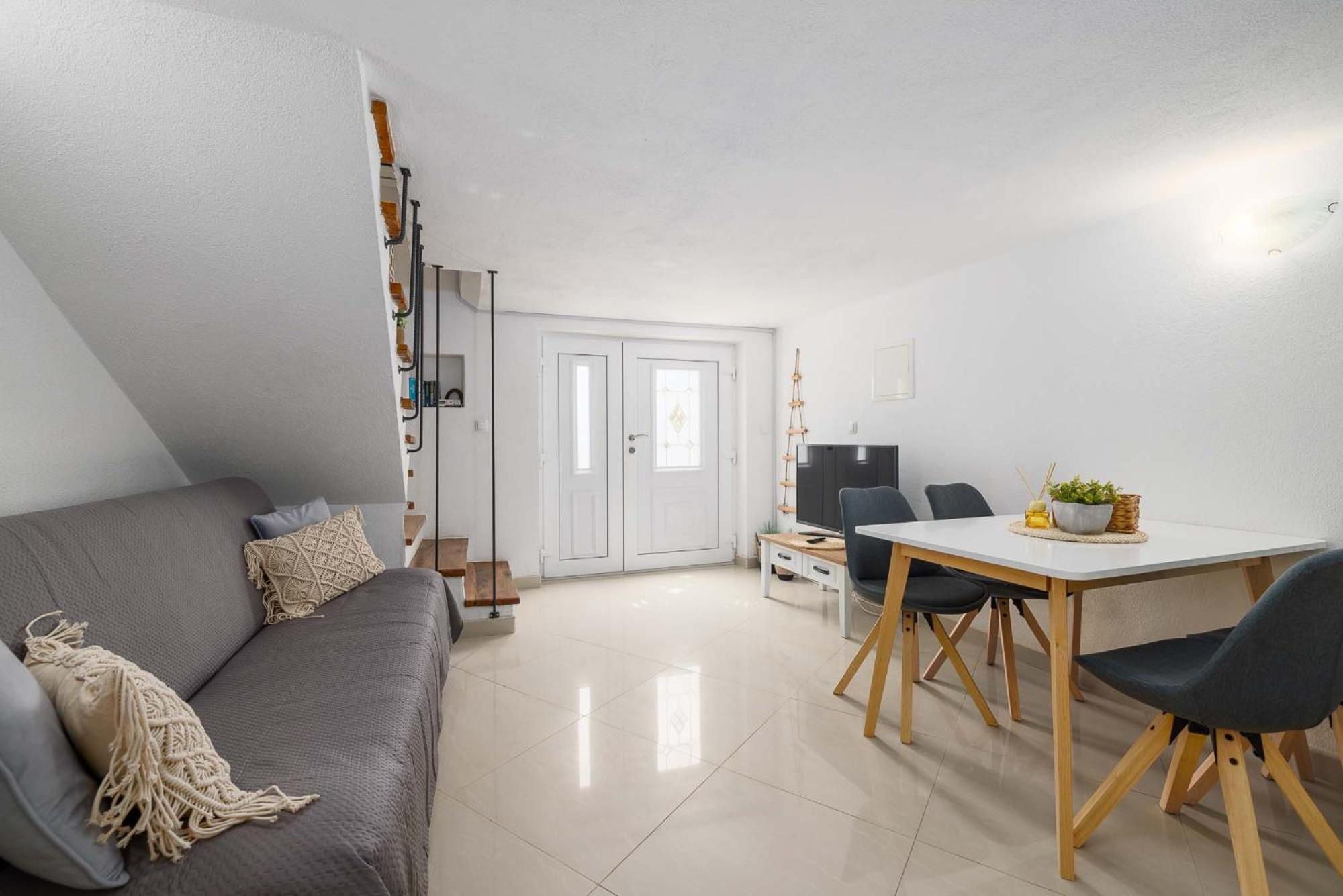 Apartment Katalin Kornić Bagian luar foto