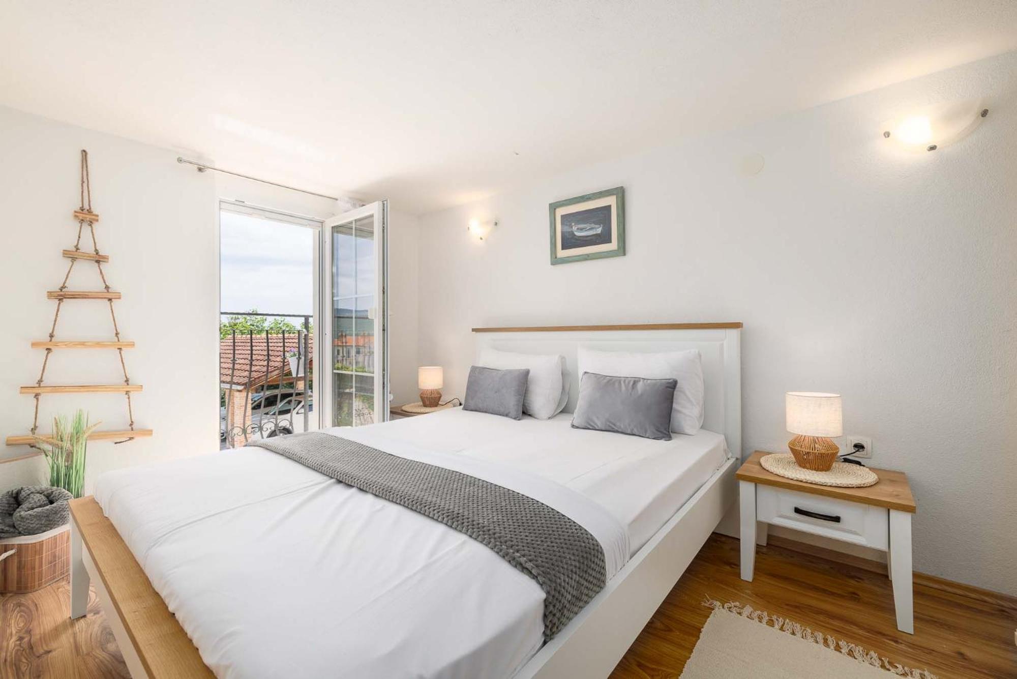 Apartment Katalin Kornić Bagian luar foto