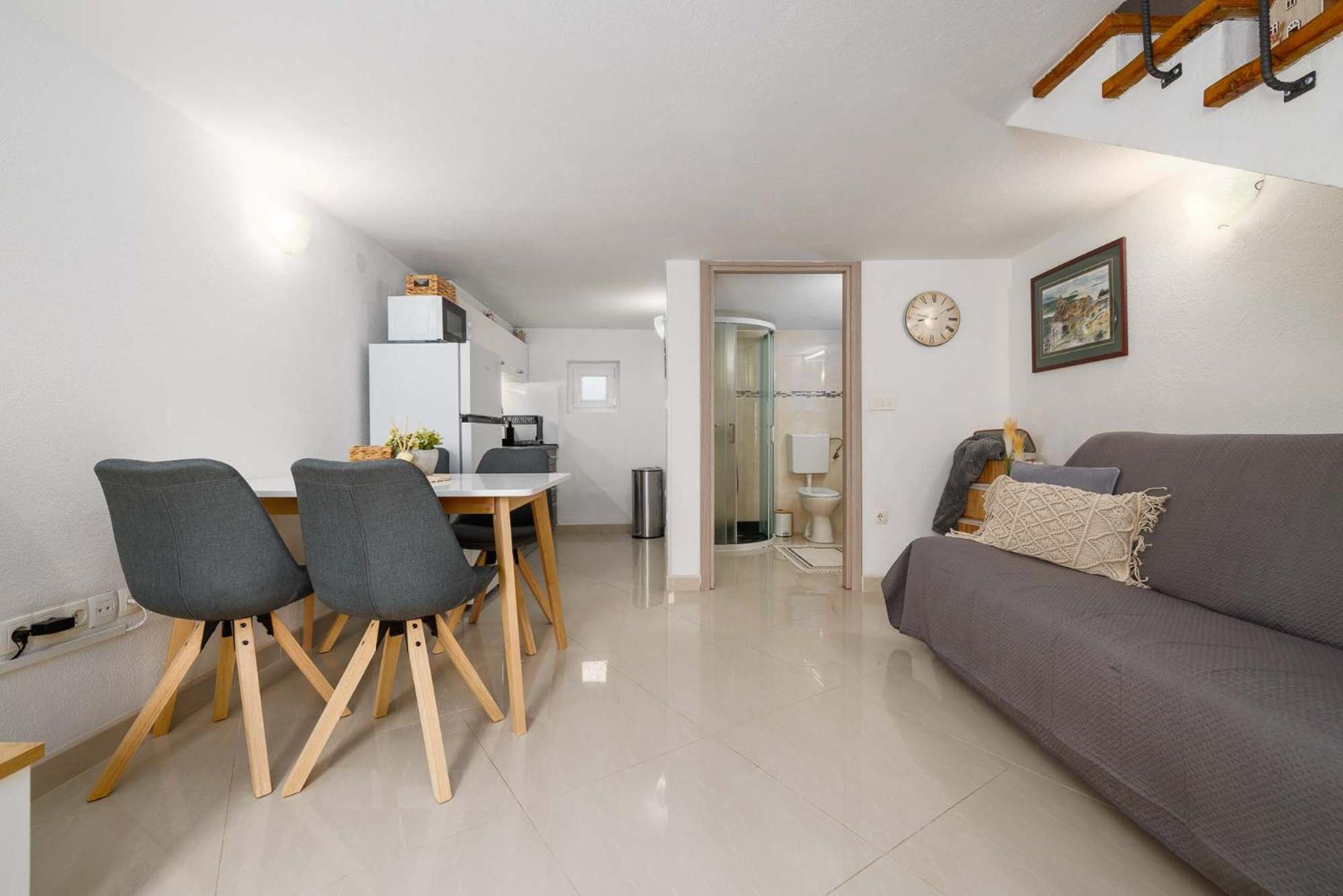 Apartment Katalin Kornić Bagian luar foto